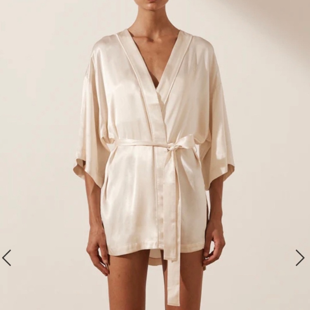 NWT Shona Joy satin robe